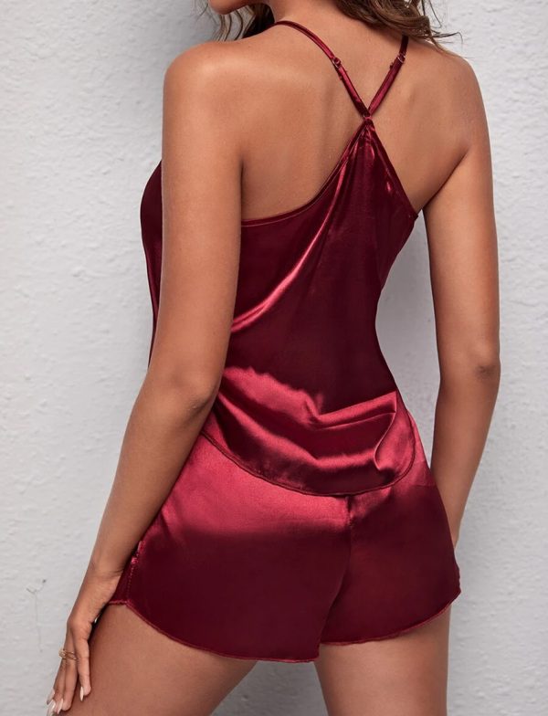 Nuit de Rêve en Satin : Ensemble Top à Bretelles Fines & Short