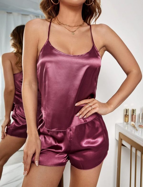 Nuit de Rêve en Satin : Ensemble Top à Bretelles Fines & Short